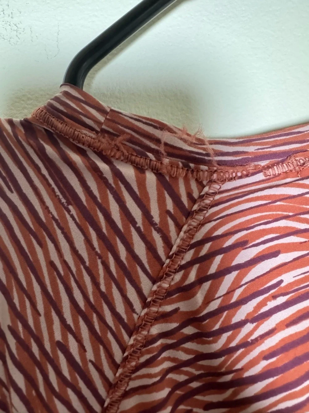 Athleta Printed Athletic Tee Womens Small Workout Running Top Pink - Picture 5 of 6